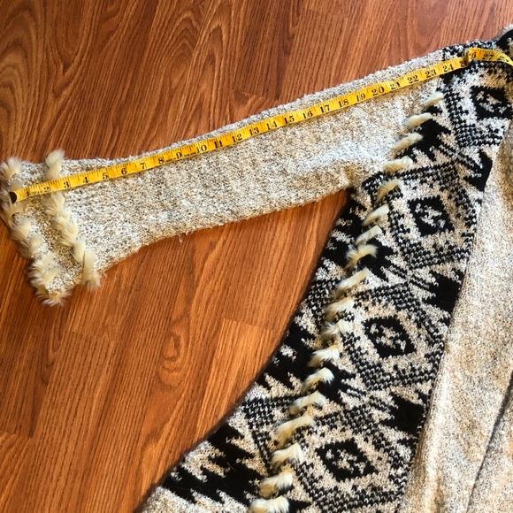 Women’s fur trim cardigan by Venus - Picture 12 of 14